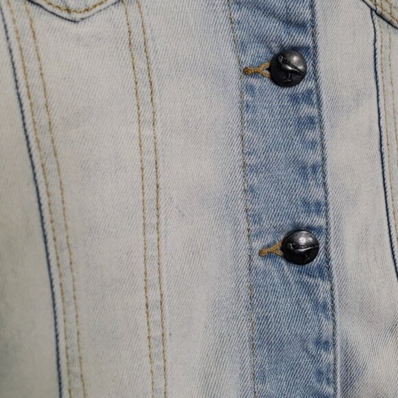 Anthropologie Bohemian embroidered raw edge Jean jacket size medium - Picture 6 of 8